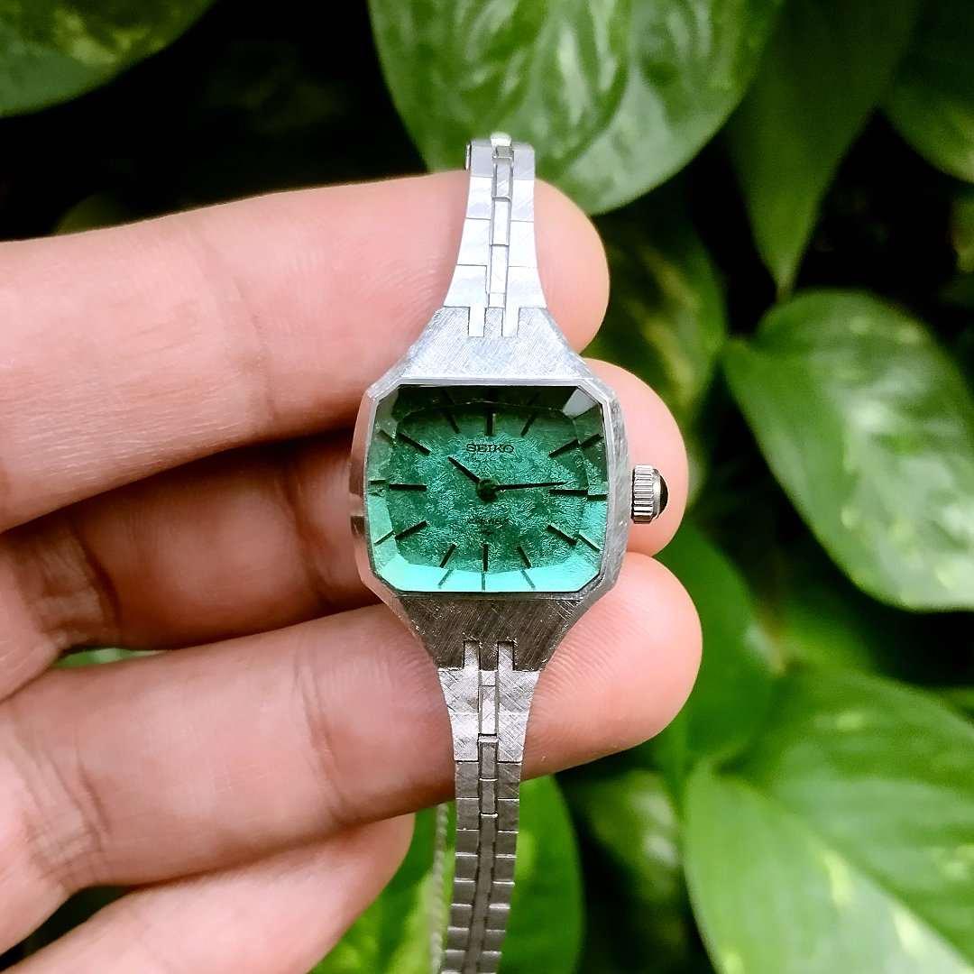 Seiko 17 Jewels Women's Hand-Wound 17-335A