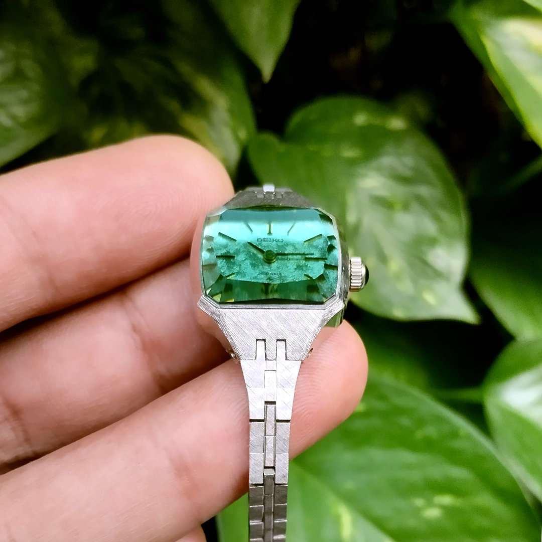 Seiko 17 Jewels Women's Hand-Wound 17-335A - Image 3