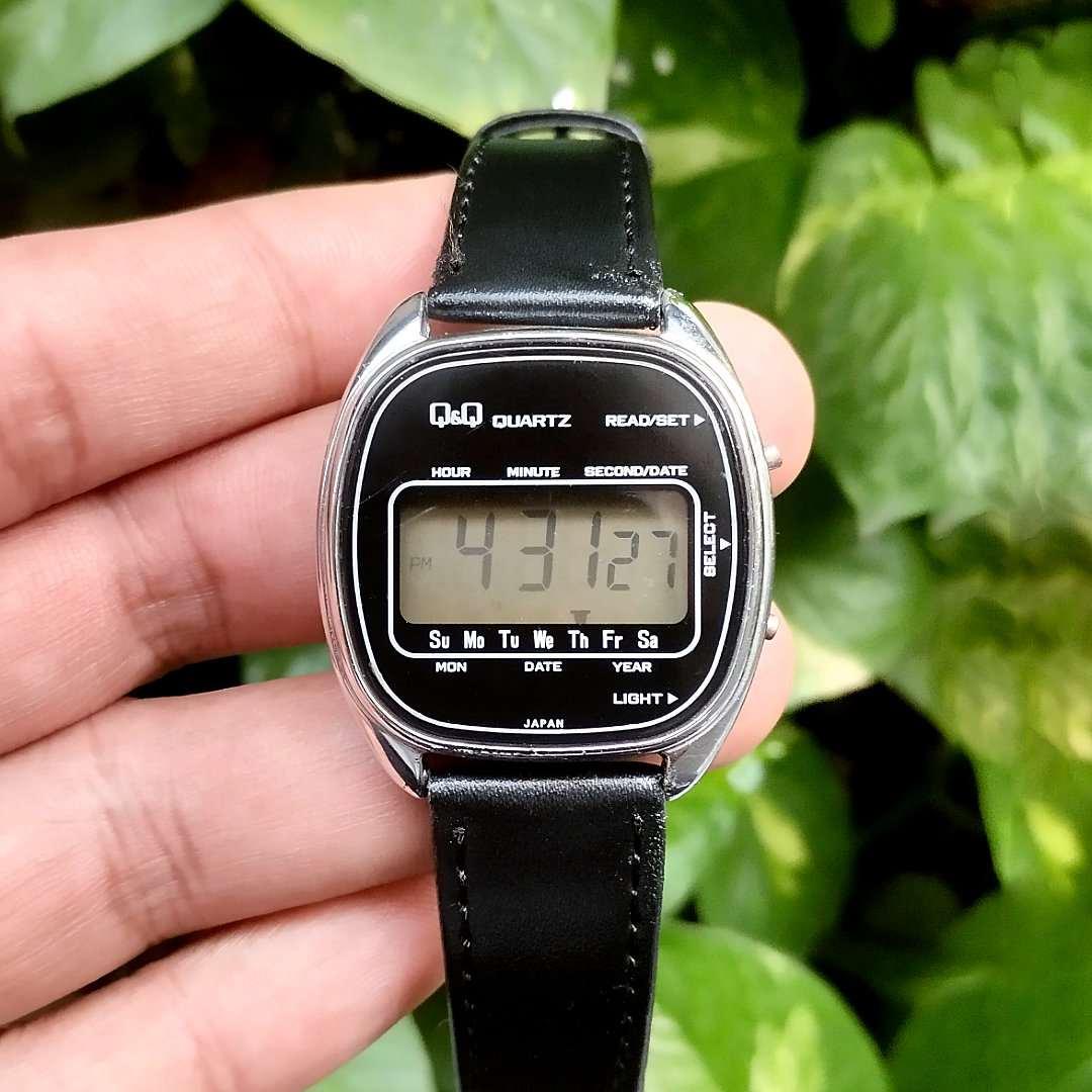 Q&Q Vintage Digital Mens 5012