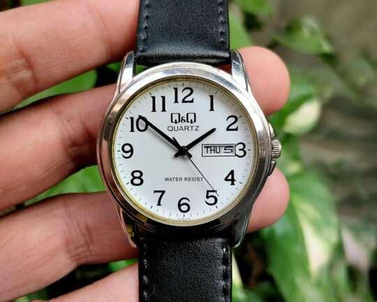 Q&Q Easy Reader Quartz 2305