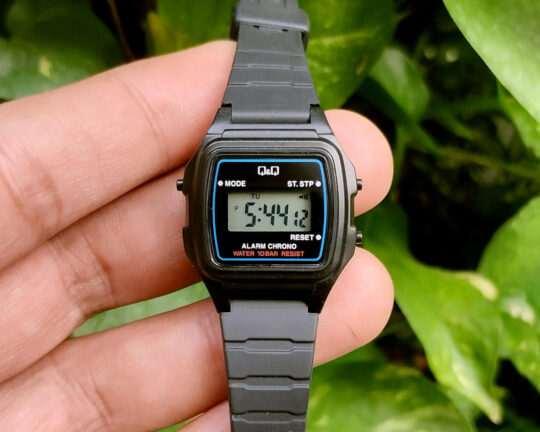 Q&Q by Citizen Women's Digital LLA2P204Y