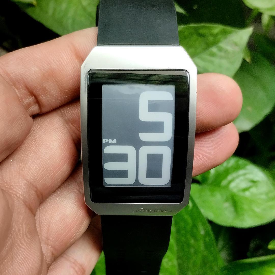 Phosphor E-Ink Digital Hour DH01