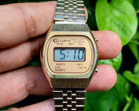 Curtis Vintage Simple Digital